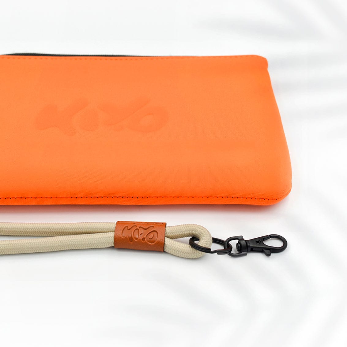 Kiyo Beach Beige Wristlet