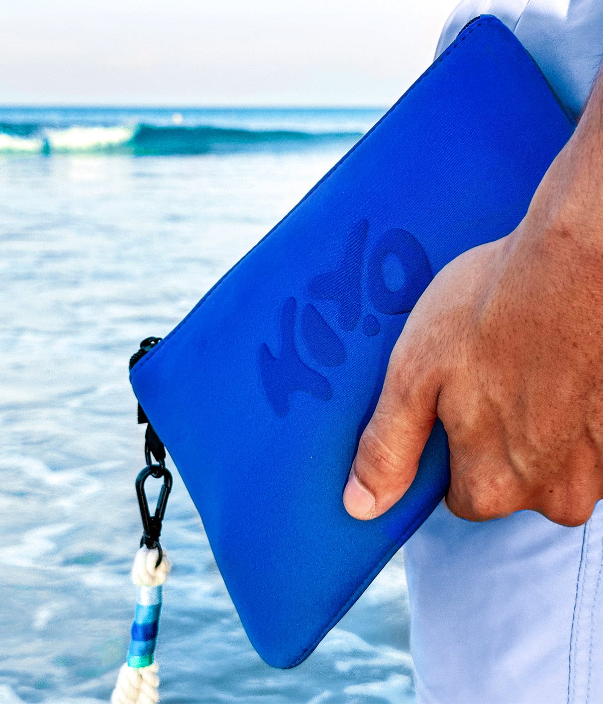 Kiyo Blue Neo-Pouch